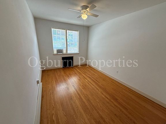 4th image of 1306-1318 Glade St #1306-27