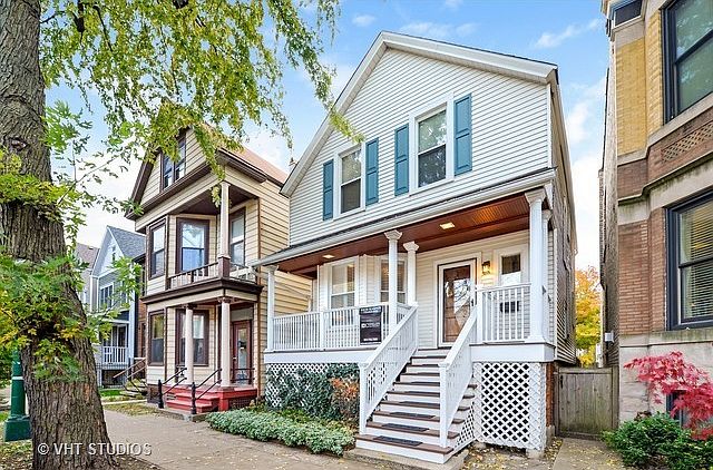 2nd image of 1919 W Roscoe St