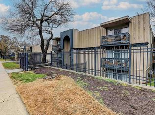4157 Roanoke Rd APT 4, Kansas City, MO 64111