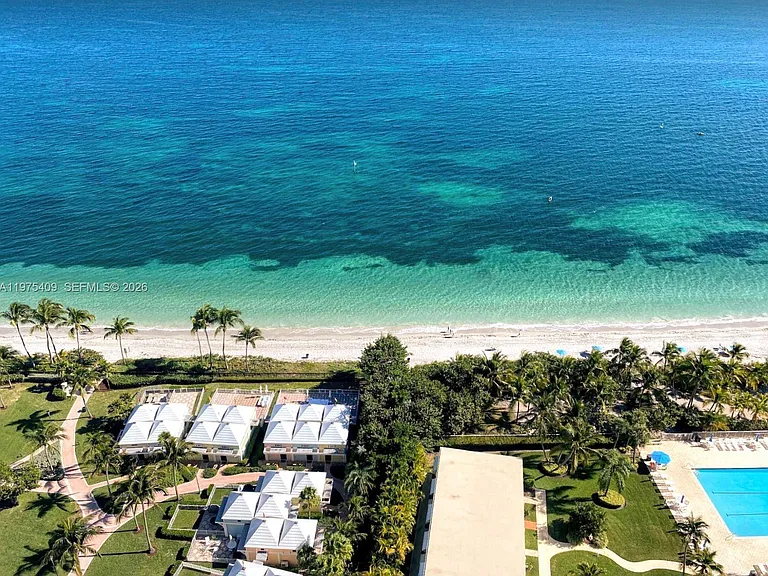 881 Ocean Dr — Photo 11