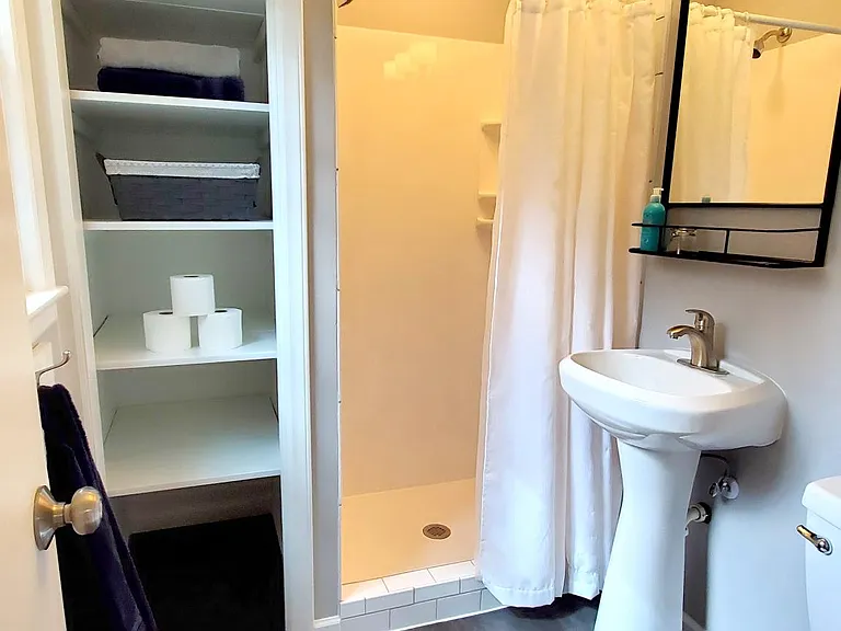 8910 Belleview Ave — Photo 20