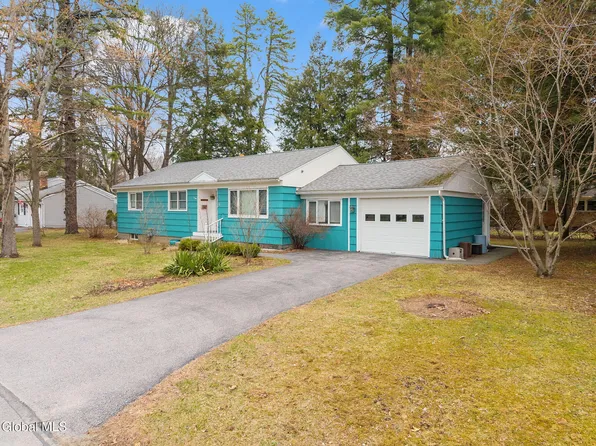 6 Springwood Drive, Saratoga Springs, NY 12866