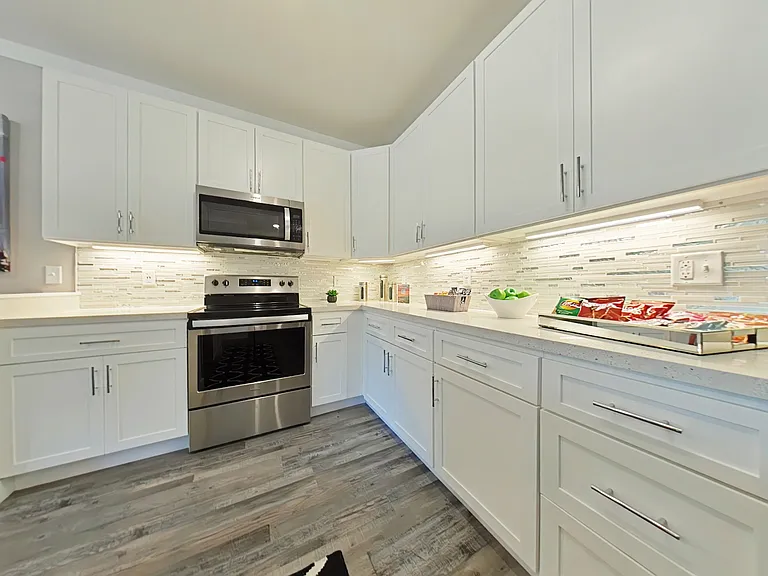 Allure Apartments — Photo 57