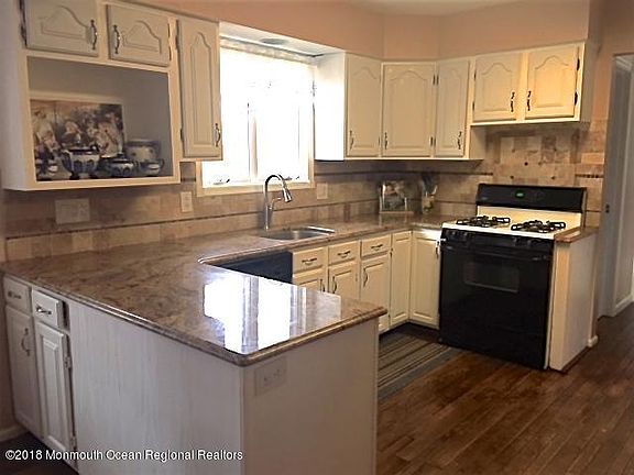5th image of 2201 Sweetwood Dr