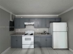 302 SW 1st Ct, Pompano Beach, FL