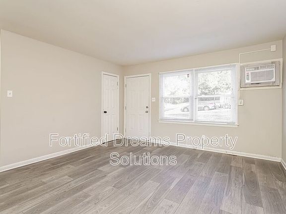 5th image of 900 Lowdermilk St APT B