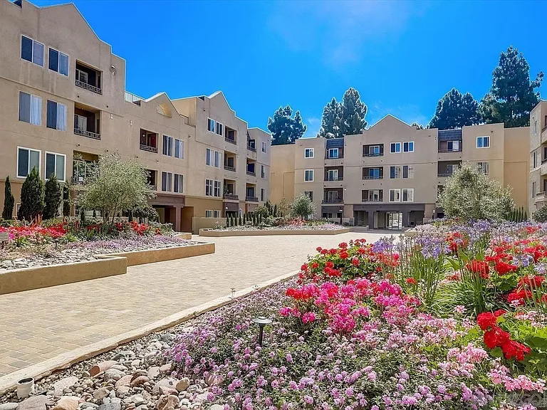 8889 Caminito Plaza Centro #7229 — Photo 44