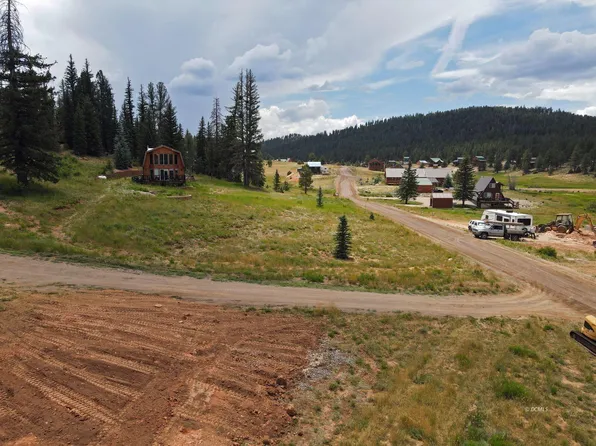 370 N Pine Tree Trl, Alton, UT 84710