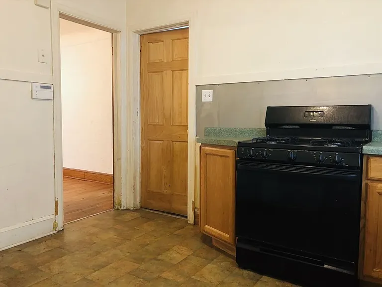2414 Benderwirt Ave #2 — Photo 8