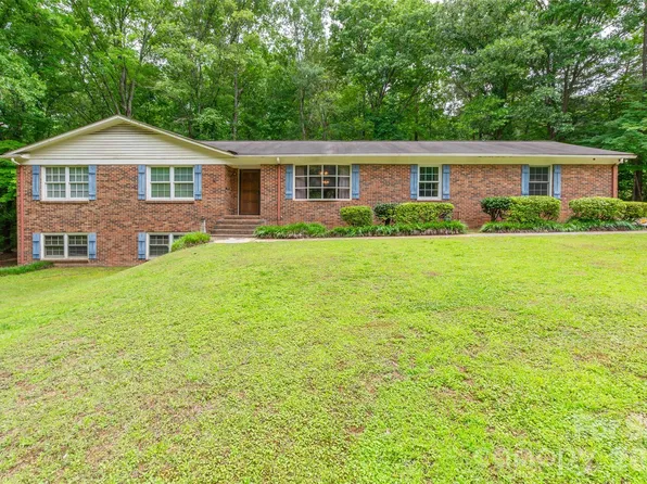 1735 Saddlewood Dr, Fort Mill, SC 29715