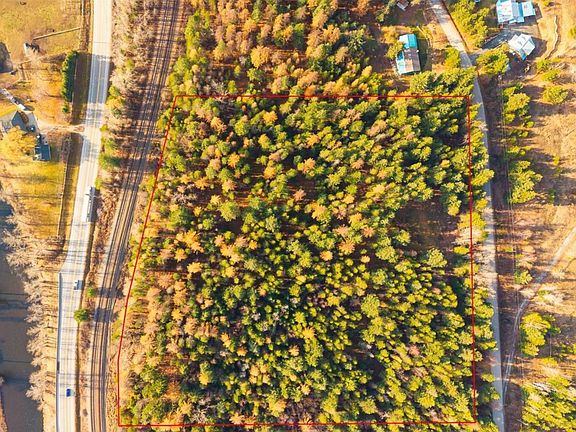 2nd image of 8667 Yahk Settlement Rd
