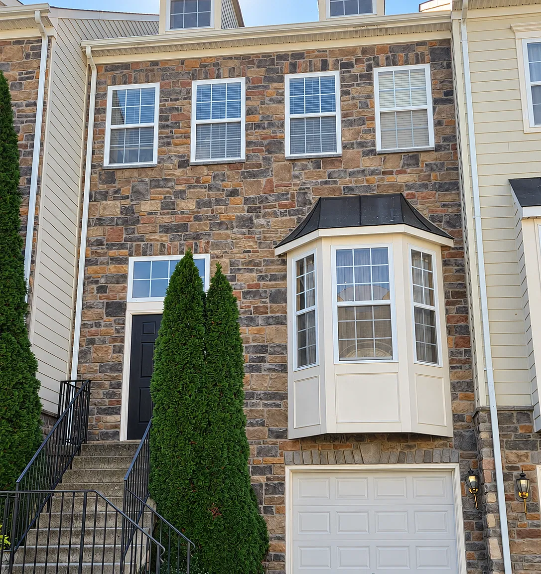3 bed, 3.5 bath, 2520 sqft, $3,290 — Photo 1