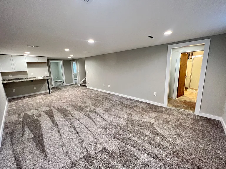 2539 Howard Ave — Photo 19