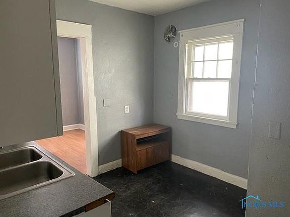 5th image of 521 S Detroit Ave