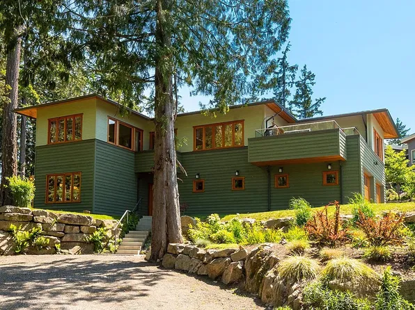 1655 Evergreen Ln, Bowen Island, BC V0N 1G2