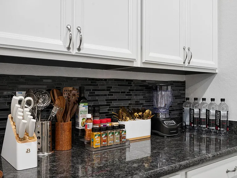 41574 W Anne Ln — Photo 8