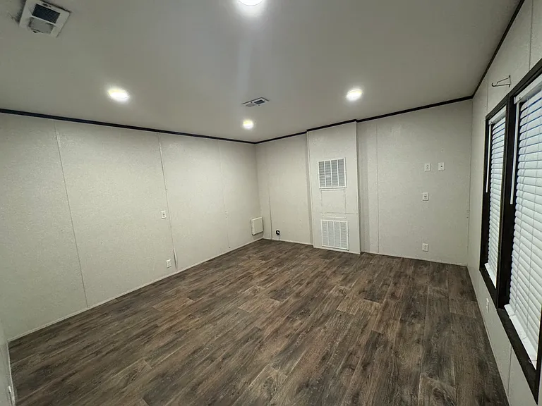 340 Live Oak Rd #5 — Photo 3