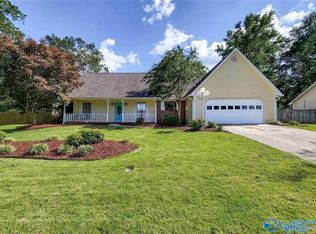 1802 Chickasaw Dr, Albertville, AL 35950