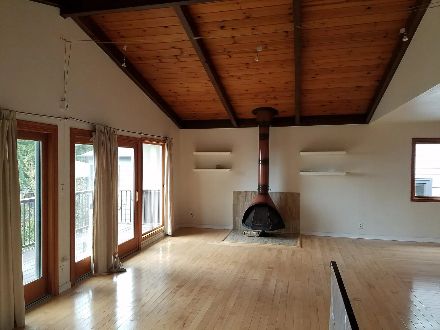 3 bed, 1496 sqft, $4,400 — Photo 3