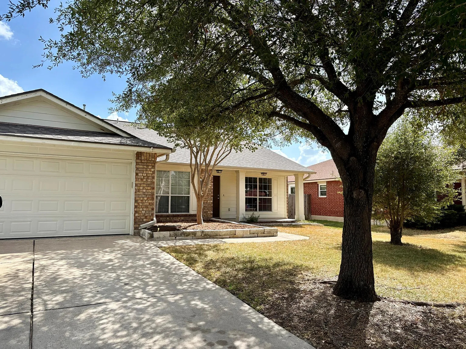 4 bed, 2.0 bath, 1928 sqft, $2,095 — Photo 2