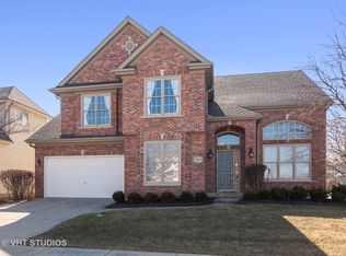 2565 Chasewood Ct, Aurora, IL 60502
