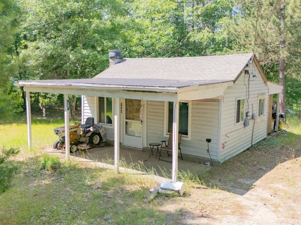 1849 E Pioneer Rd, Roscommon, MI 48653