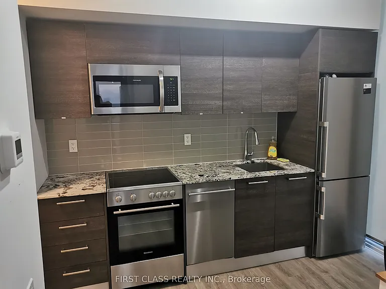 28 Wellesley St E #3504 — Photo 8