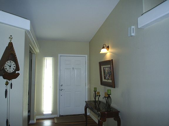 5th image of 10515 Topanga Canyon Blvd
