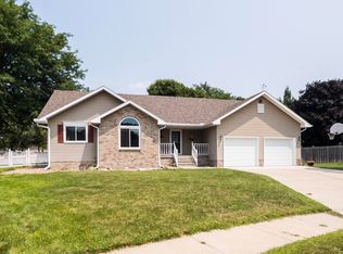 3654 Brookfield Dr, Columbus, NE 68601