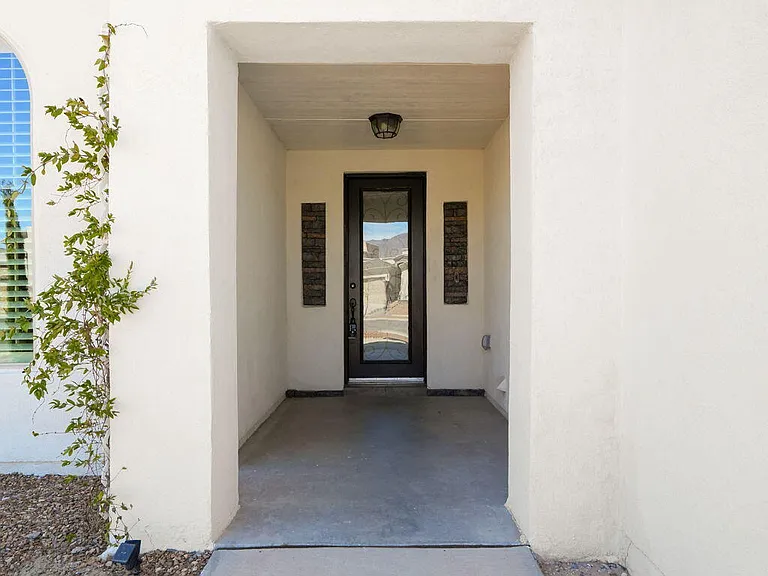 7877 Enchanted View Dr — Photo 4