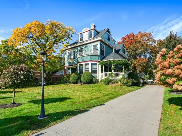 4 Melville Ave, Dorchester, MA 02124