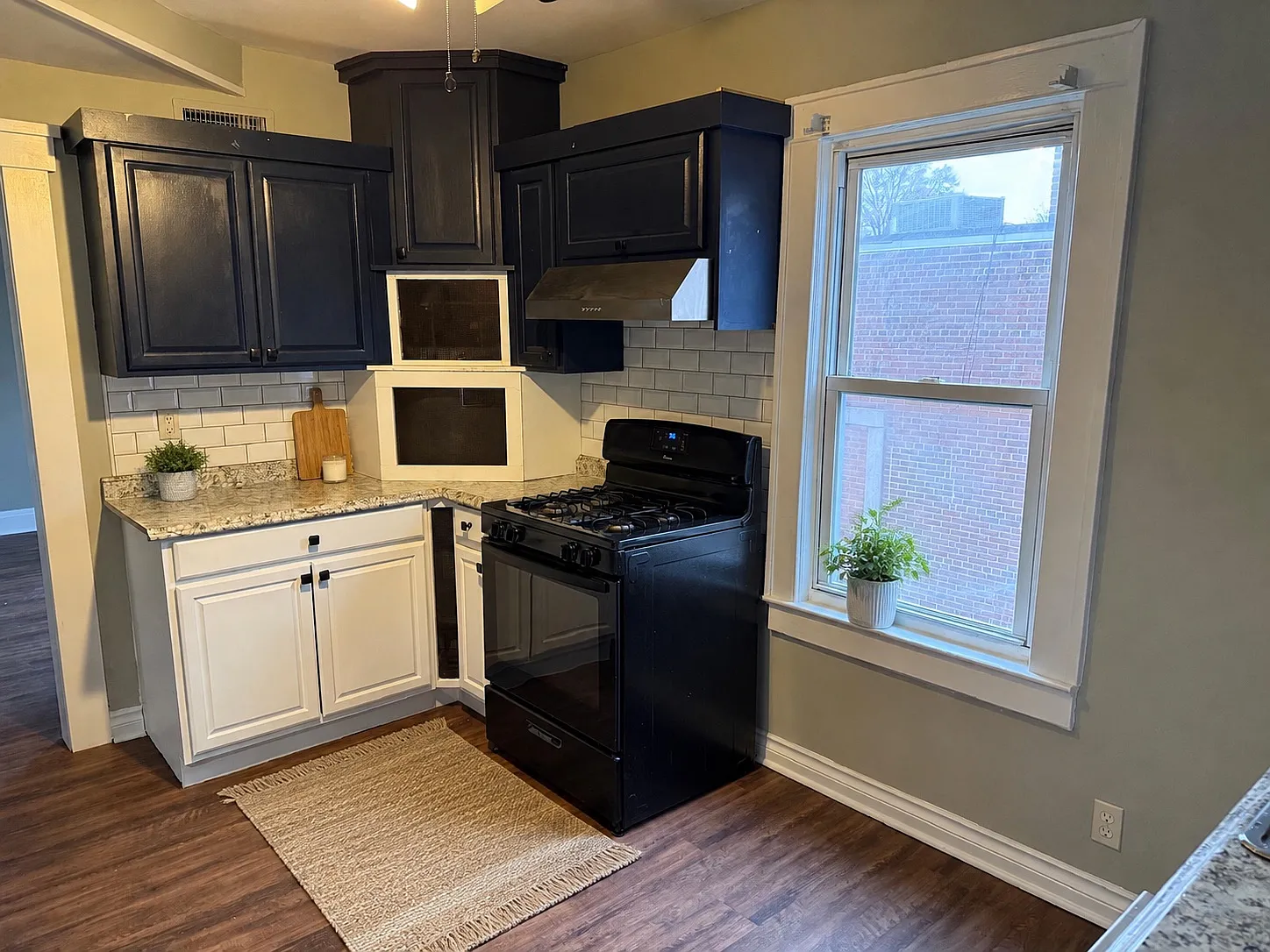 1 bed, 450 sqft, $1,750 — Photo 2