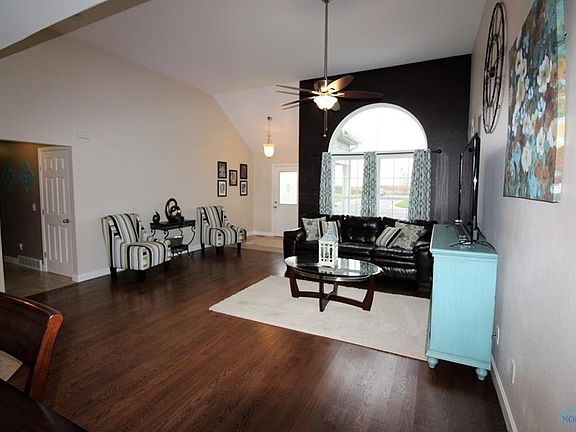 4th image of 601 Sky Way Dr