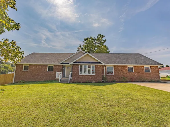 407 E 12th St, Huntingburg, IN 47542