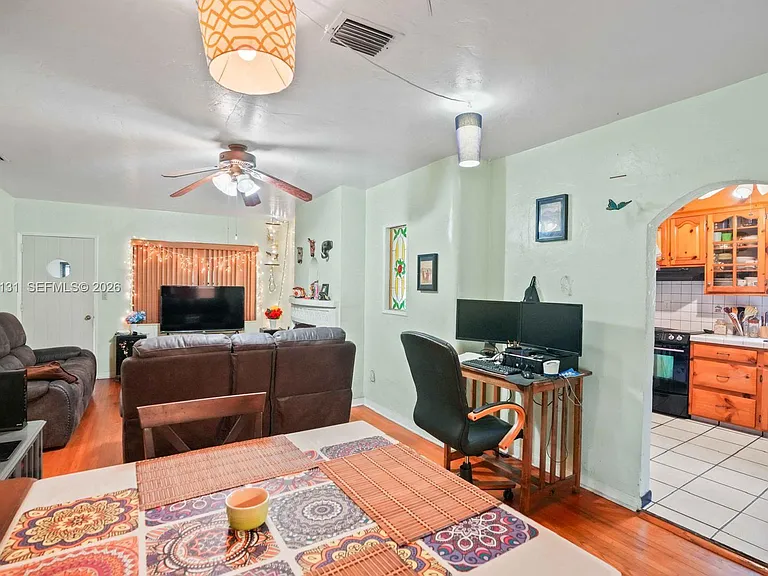 12547 NE 4th Ave — Photo 12