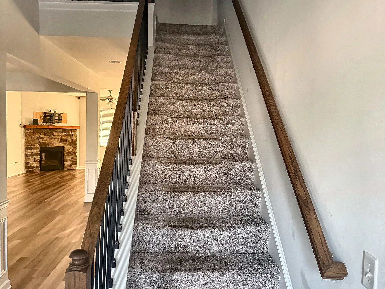 5 bed, 3.0 bath, 3584 sqft, $2,800 — Photo 3