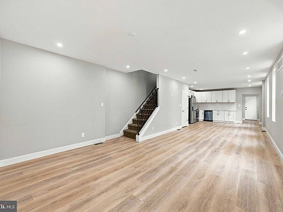5th image of 5832 N Camac St