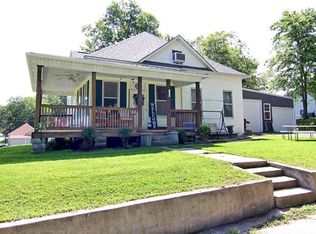 702 1st St E, Scott City, MO 63780