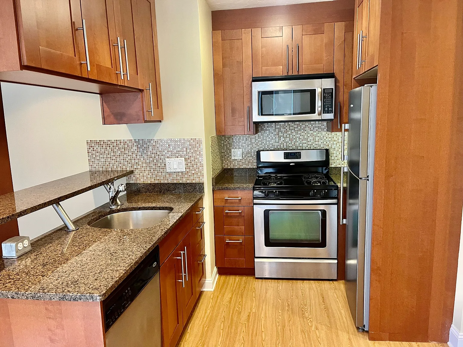 1 bed, 600 sqft, $1,600 — Photo 4