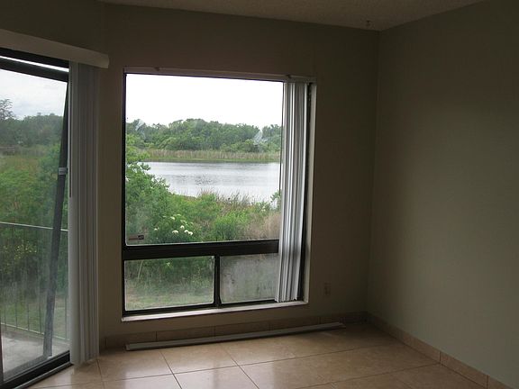 3rd image of 4358 Aqua Vista Dr