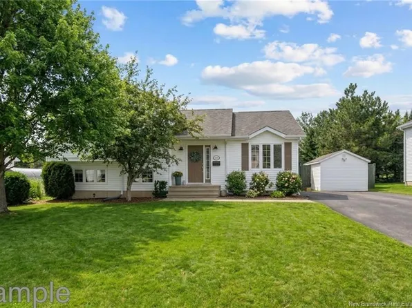 376 Eunice Ave, Dieppe, NB E1A 5V6