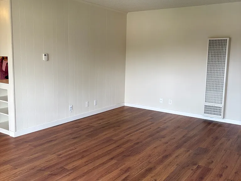 12415 Weddington St #19 — Photo 11