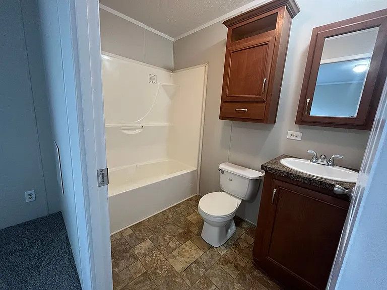 Lakeview Terrace — Photo 11