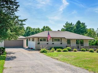 W243 Belleview Ave, Oconomowoc, WI 53066