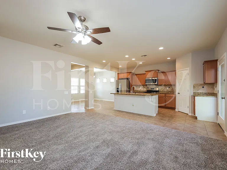 11028 E Silver Springs Ave — Photo 5