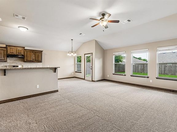 5th image of 2601 Fawn Lily Rd