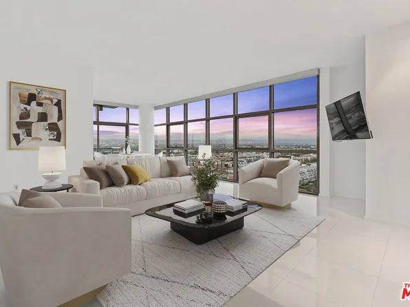13700 Marina Pointe Dr, Venice, CA