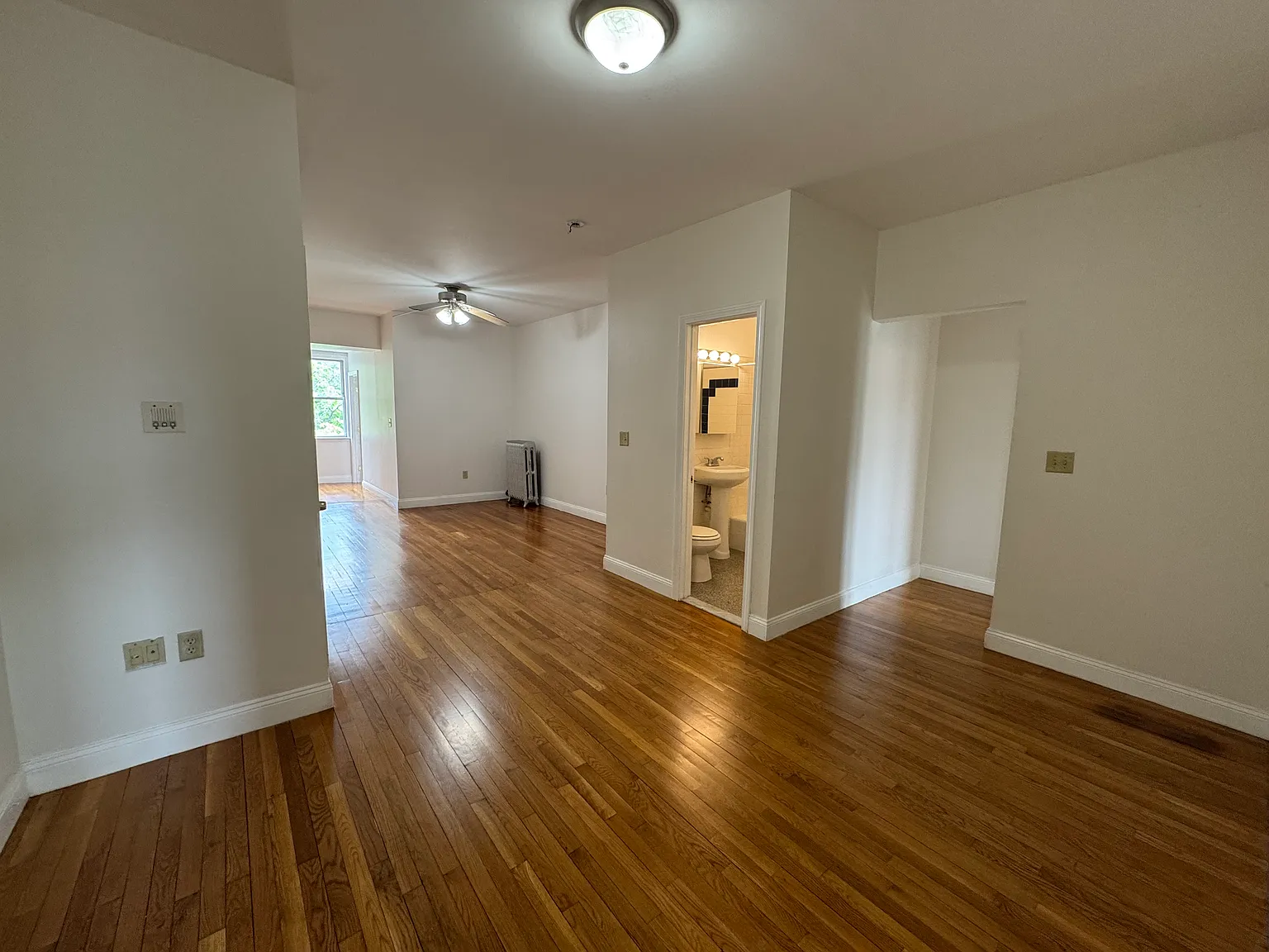 4 bed, 2.0 bath, $4,200 — Photo 1