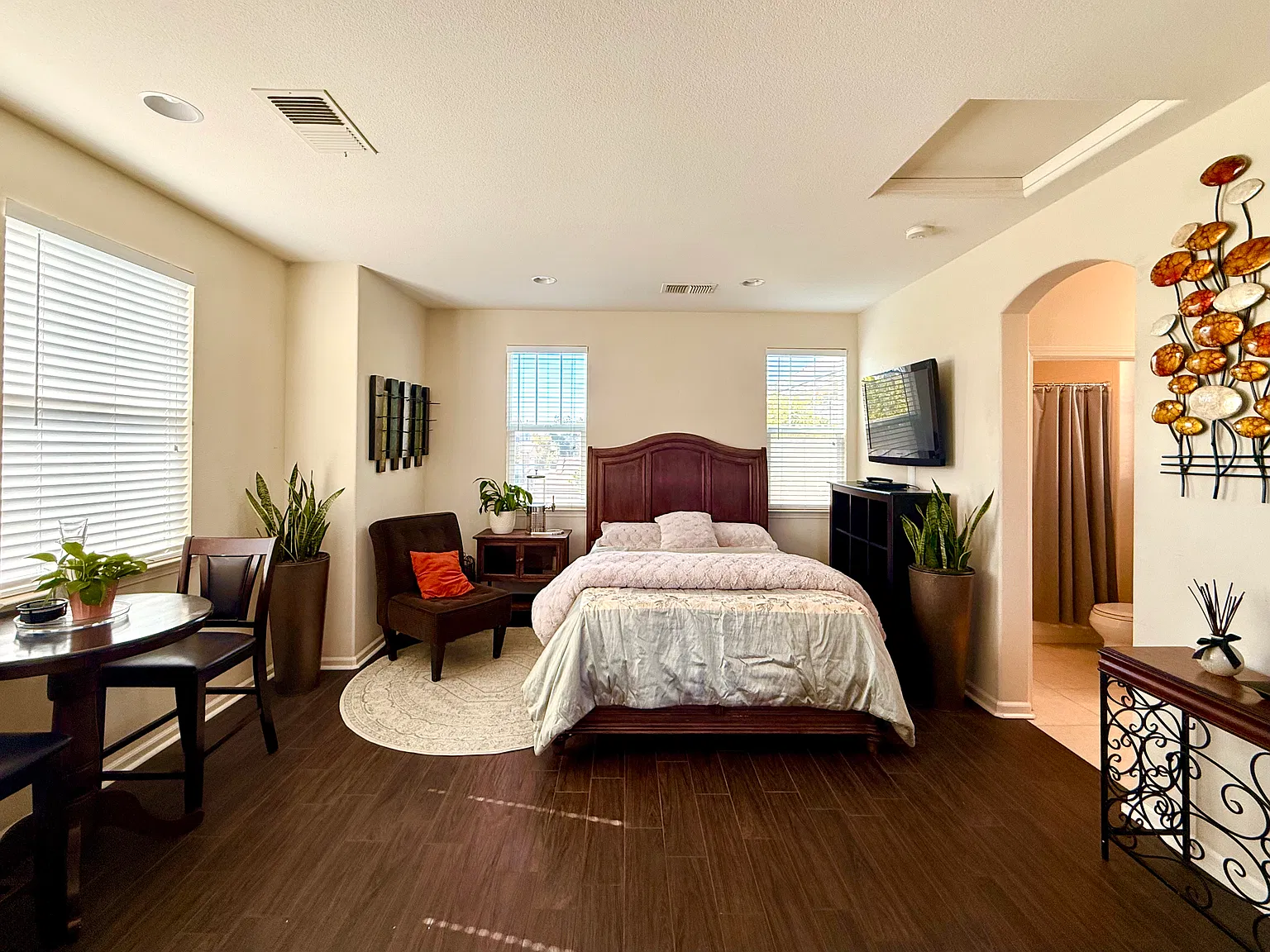 360 W Piedmont Dr — Photo 1