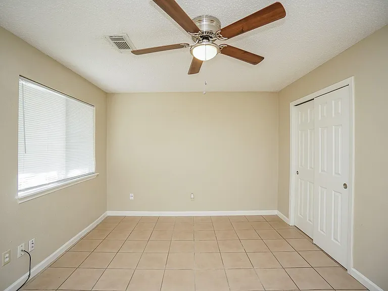 20143 Beechview Ln — Photo 19